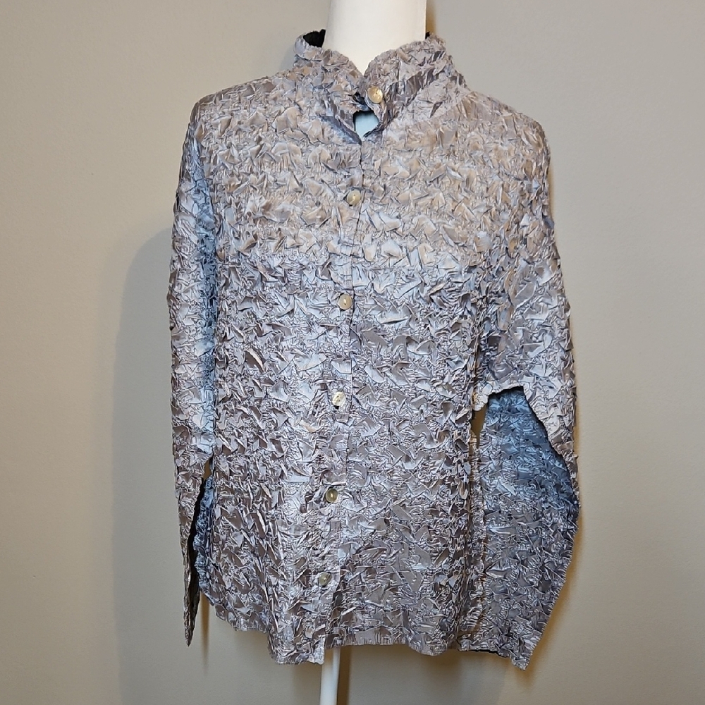 Textured Gray Button-Up Blouse Lightweight Crinkle Style Business Casual